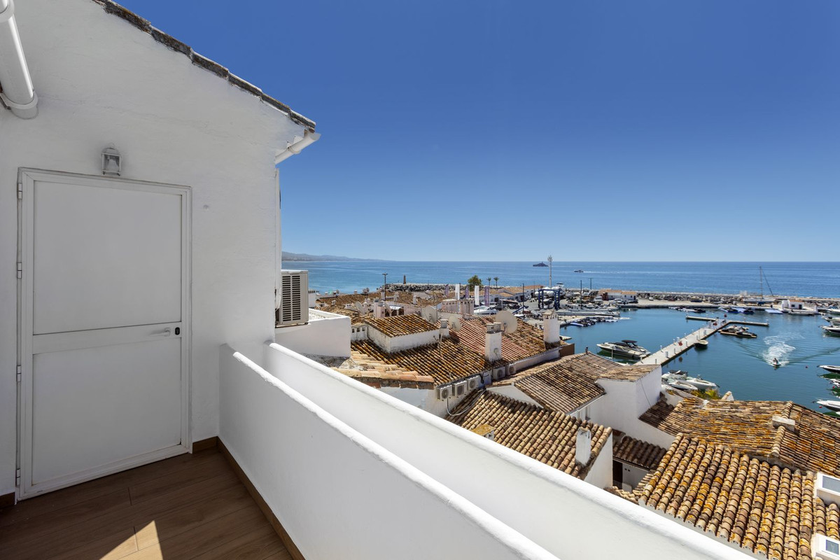2 Bed Apartment for sale in Puerto Banús Costa Del Sol, Málaga, Spain