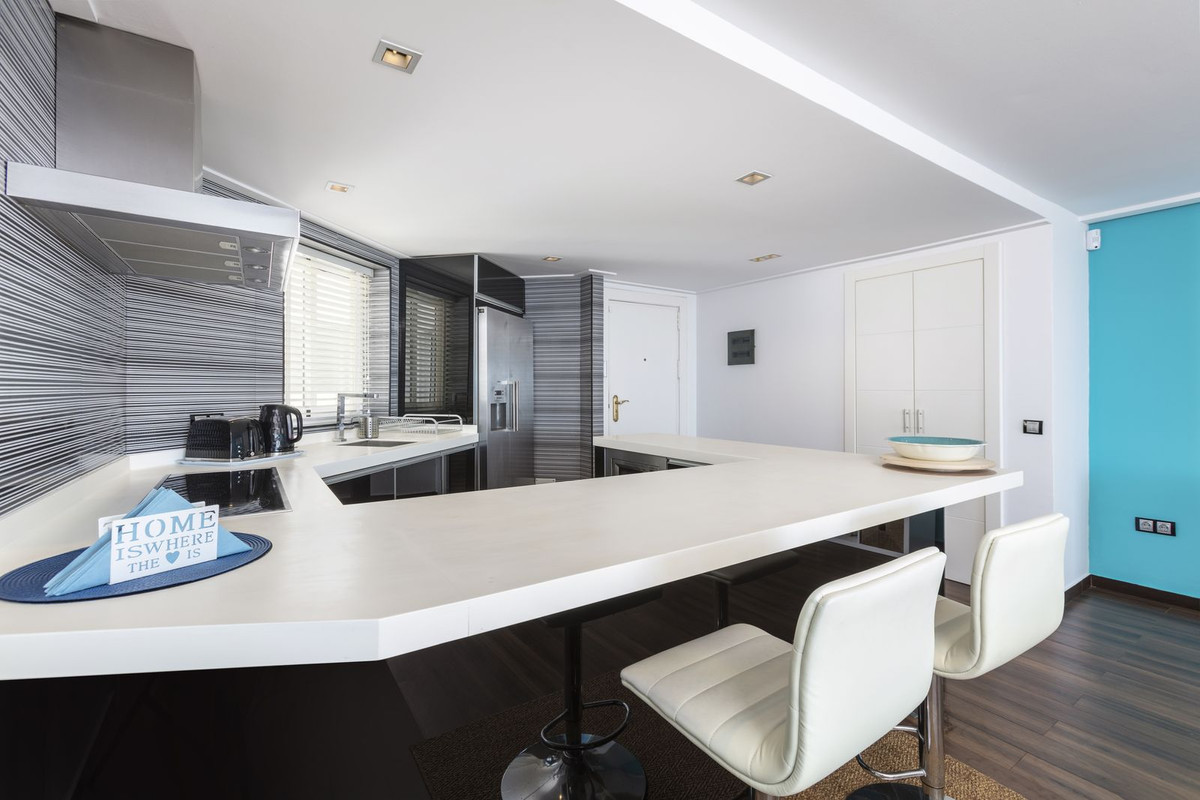 2 Bed Apartment for sale in Puerto Banús Costa Del Sol, Málaga, Spain
