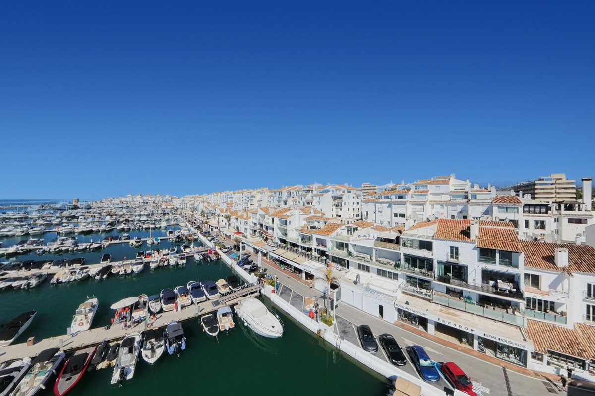 2 Bed Apartment for sale in Puerto Banús Costa Del Sol, Málaga, Spain