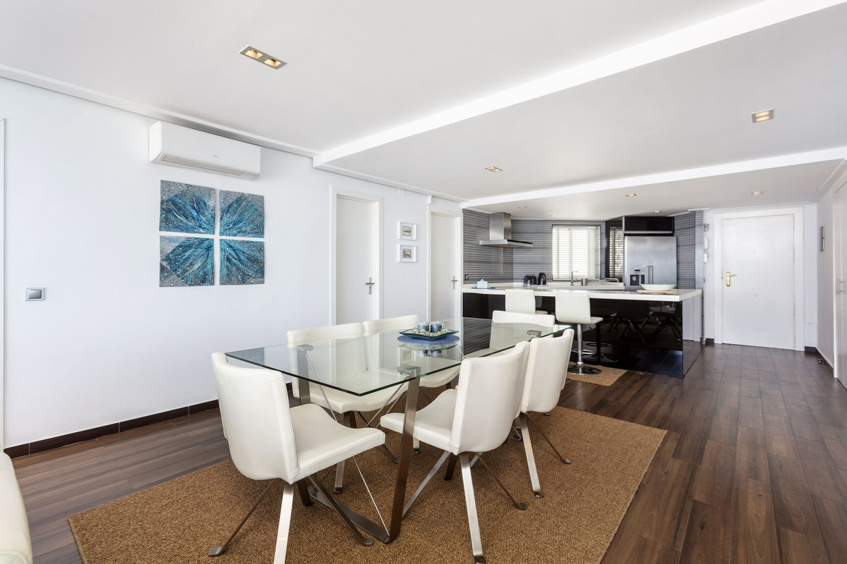 2 Bed Apartment for sale in Puerto Banús Costa Del Sol, Málaga, Spain