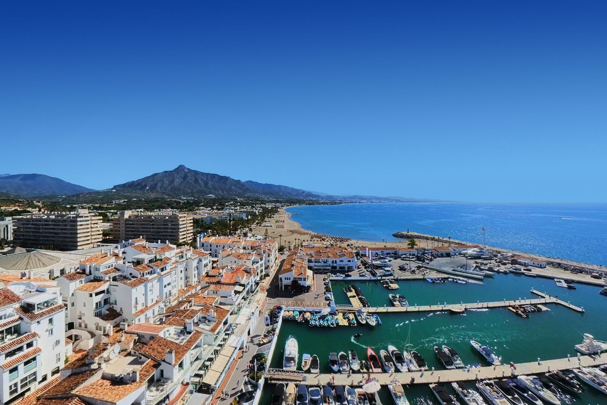 2 Bed Apartment for sale in Puerto Banús Costa Del Sol, Málaga, Spain