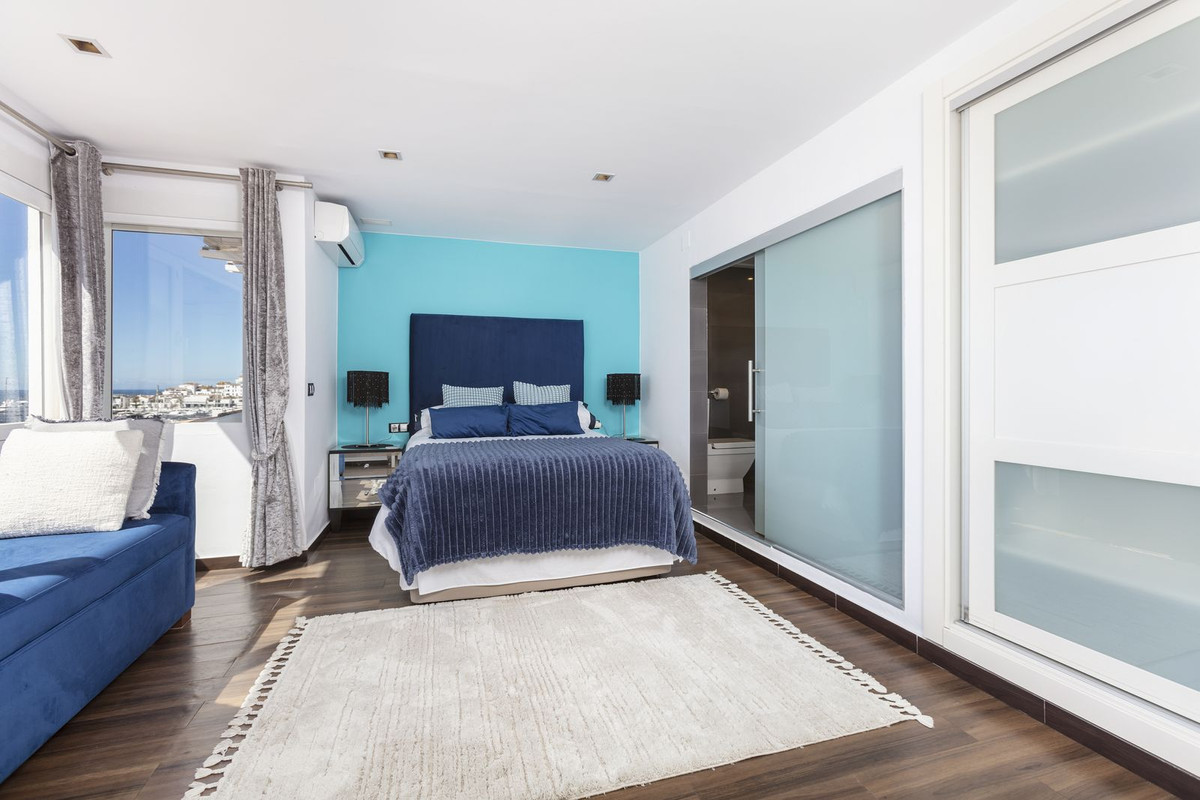 2 Bed Apartment for sale in Puerto Banús Costa Del Sol, Málaga, Spain