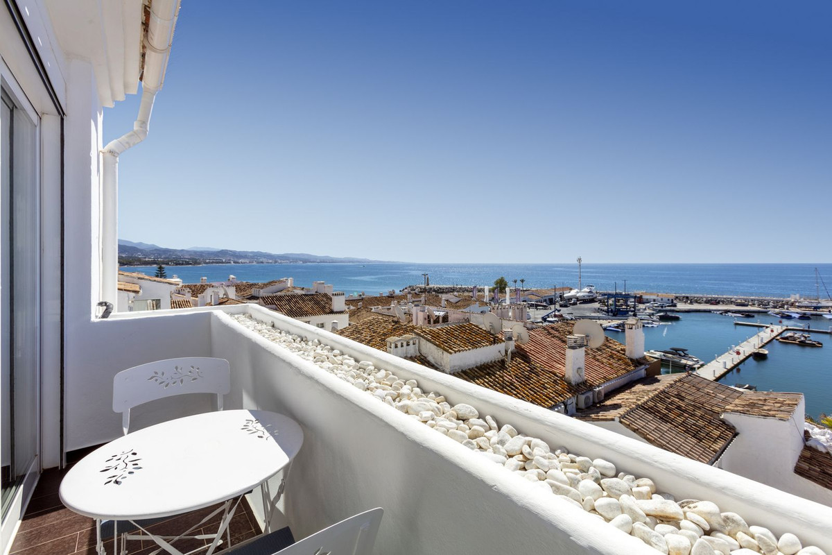 2 Bed Apartment for sale in Puerto Banús Costa Del Sol, Málaga, Spain