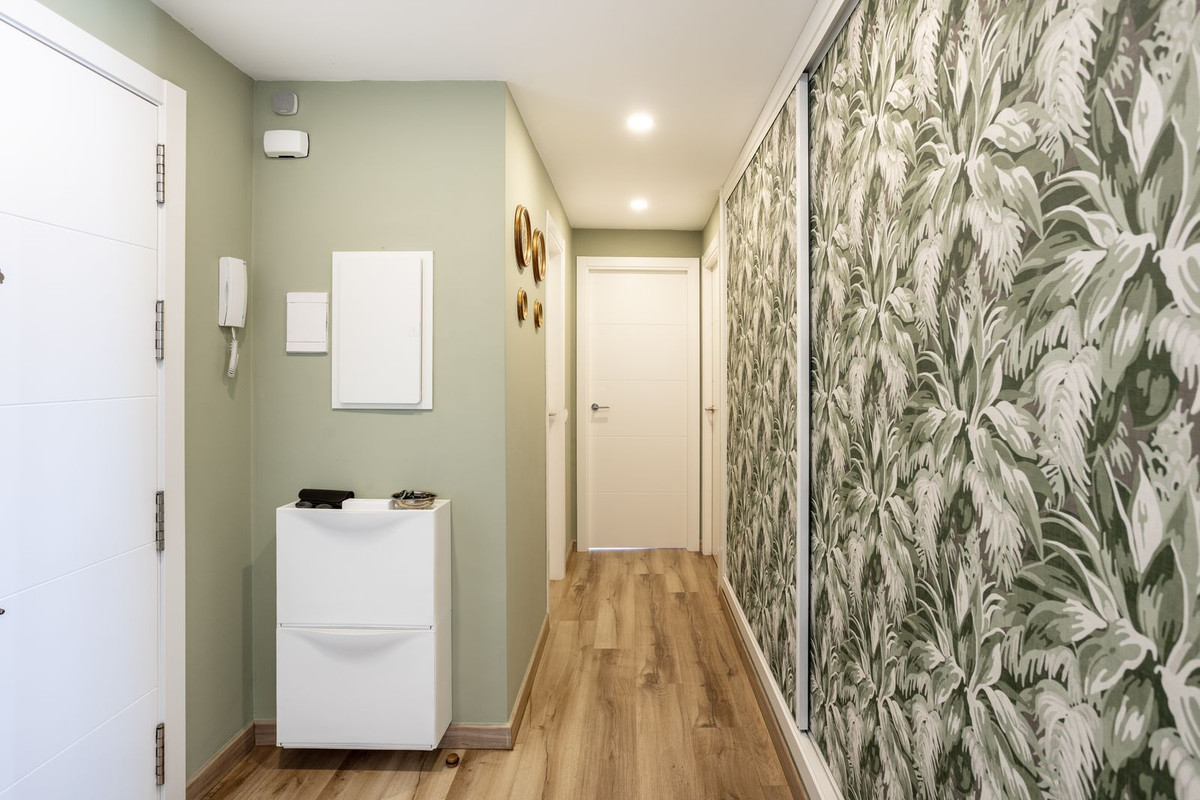 Se vende Apartamento Planta Media de 2 dormitorios en Costa Del Sol, Málaga, España
