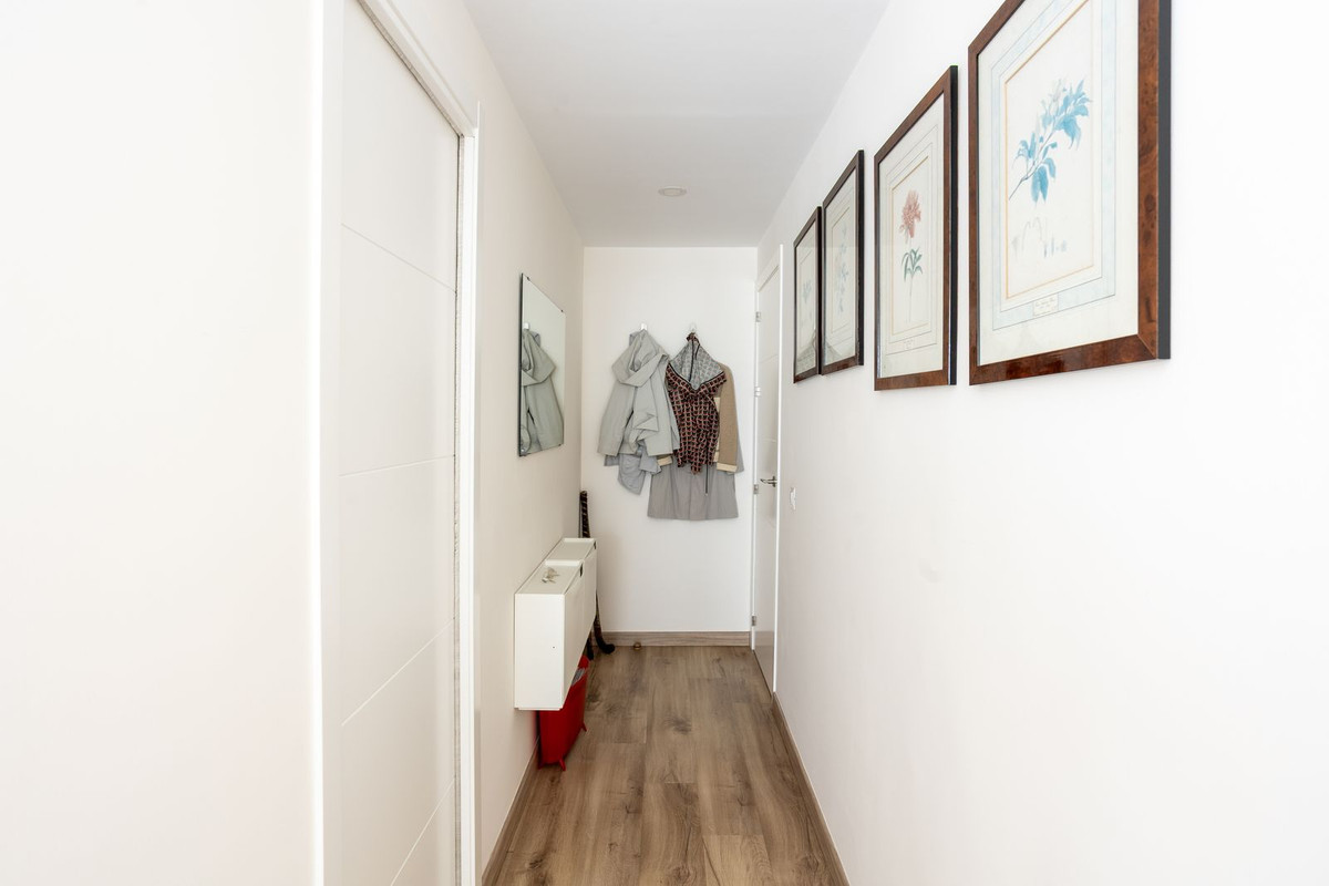 Se vende Apartamento Planta Media de 2 dormitorios en Costa Del Sol, Málaga, España