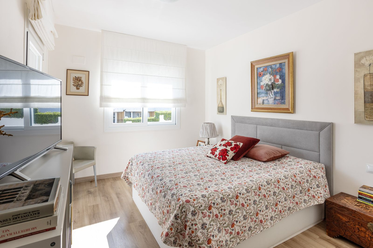 Se vende Apartamento Planta Media de 2 dormitorios en Costa Del Sol, Málaga, España