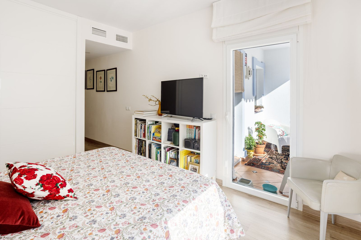 Se vende Apartamento Planta Media de 2 dormitorios en Costa Del Sol, Málaga, España