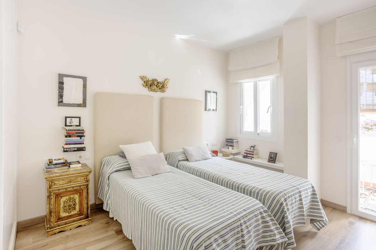 Se vende Apartamento Planta Media de 2 dormitorios en Costa Del Sol, Málaga, España
