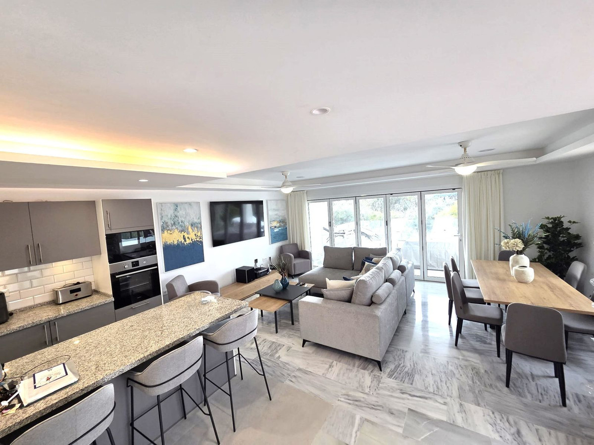 Se vende Pareada de 4 dormitorios en Costa Del Sol, Málaga, España