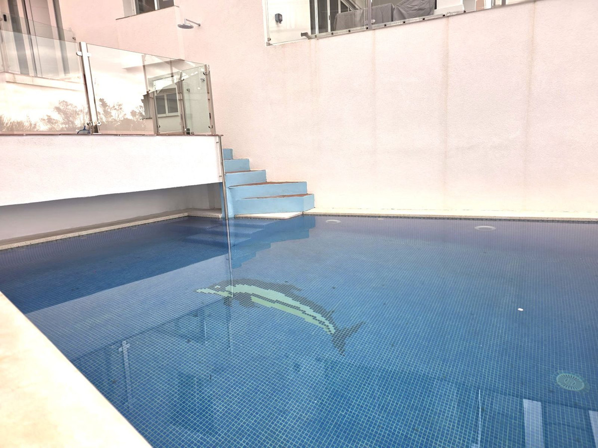 Se vende Pareada de 4 dormitorios en Costa Del Sol, Málaga, España