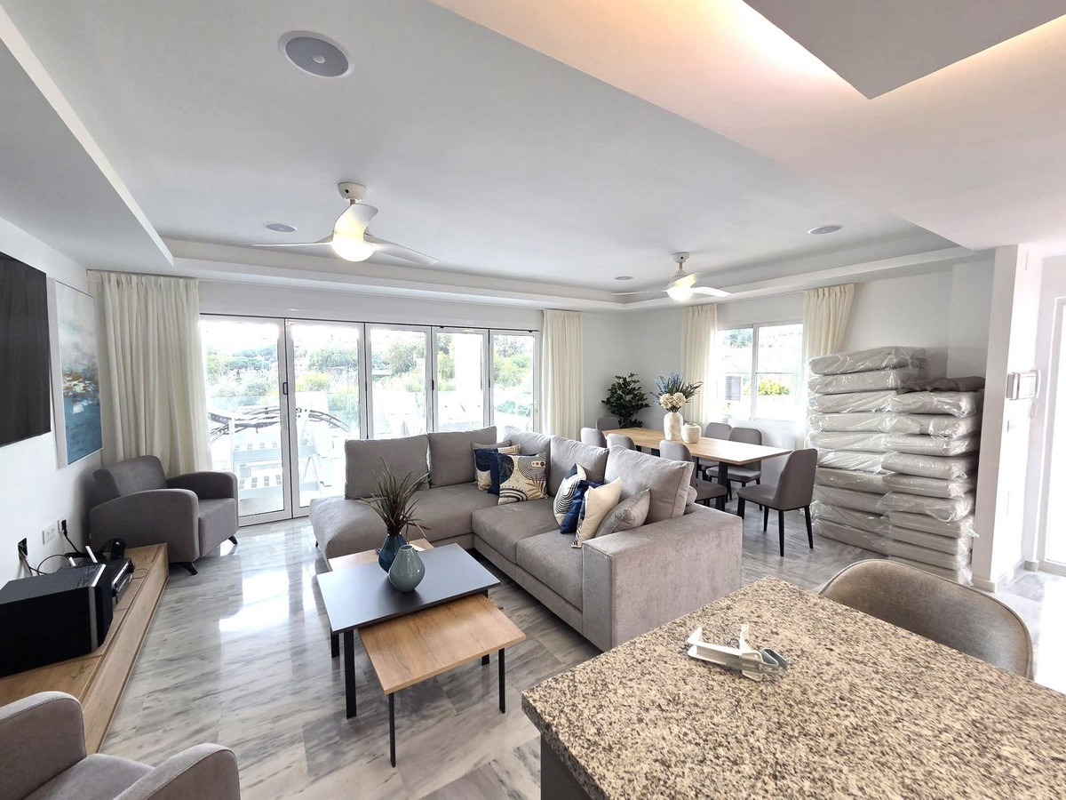 Se vende Pareada de 4 dormitorios en Costa Del Sol, Málaga, España