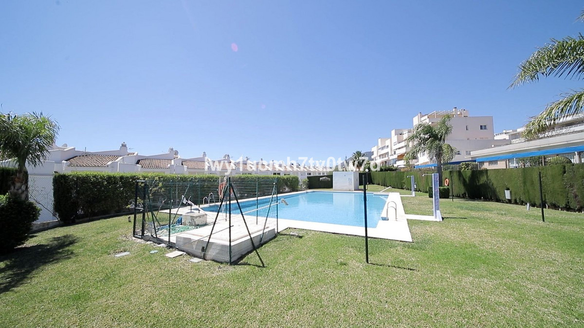 Se vende Apartamento Planta Baja de 3 dormitorios en Costa Del Sol, Málaga, España
