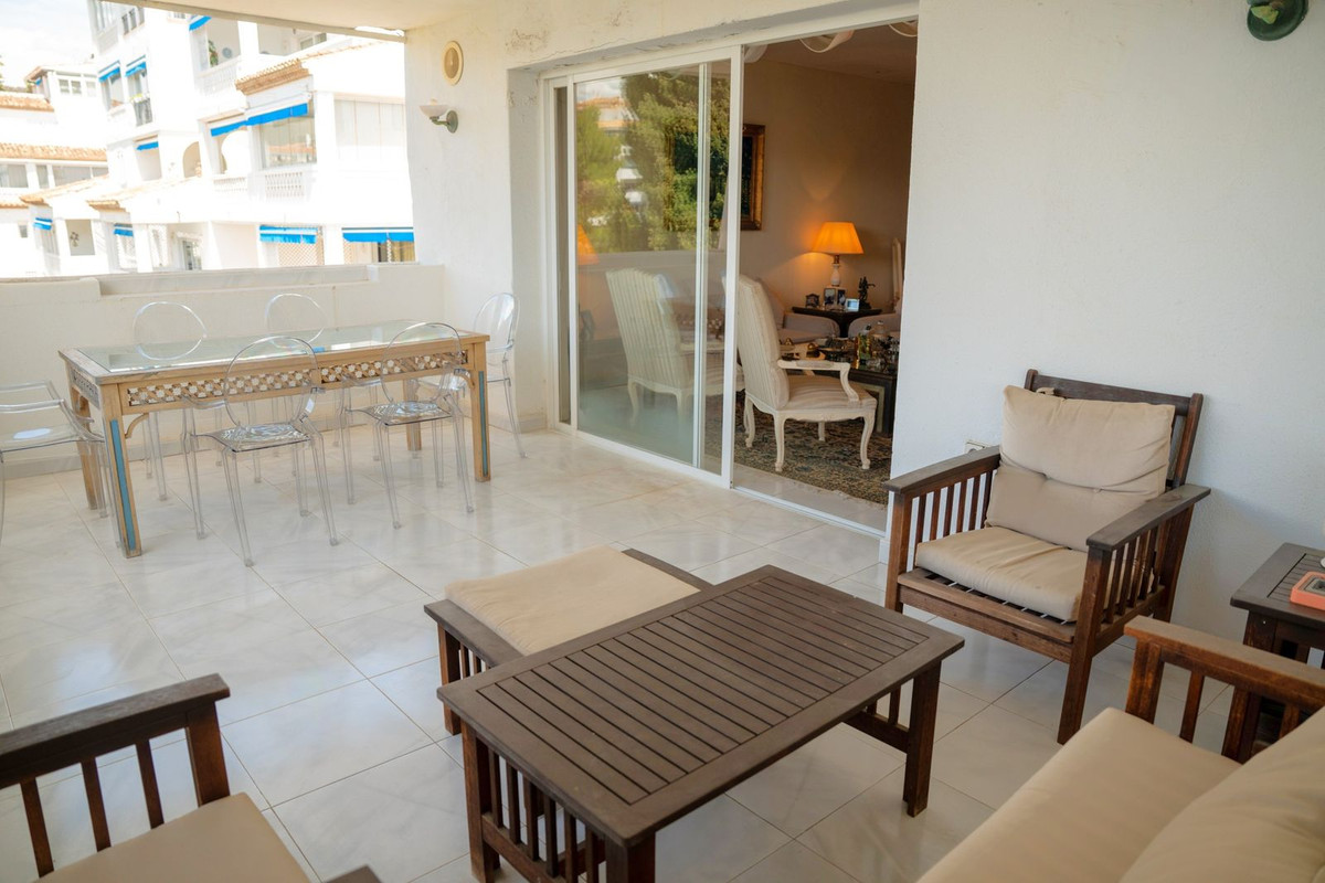 4 Bed Apartment for sale in Puerto Banús Costa Del Sol, Málaga, Spain