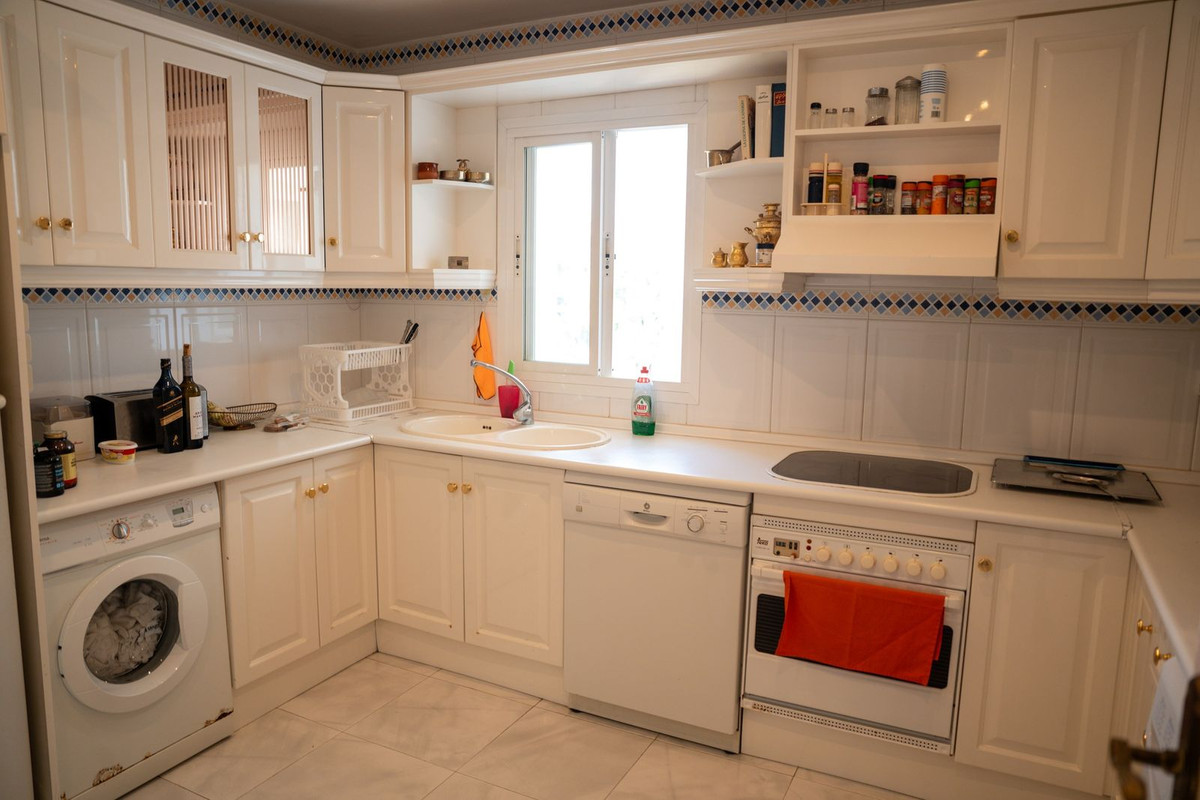 4 Bed Apartment for sale in Puerto Banús Costa Del Sol, Málaga, Spain