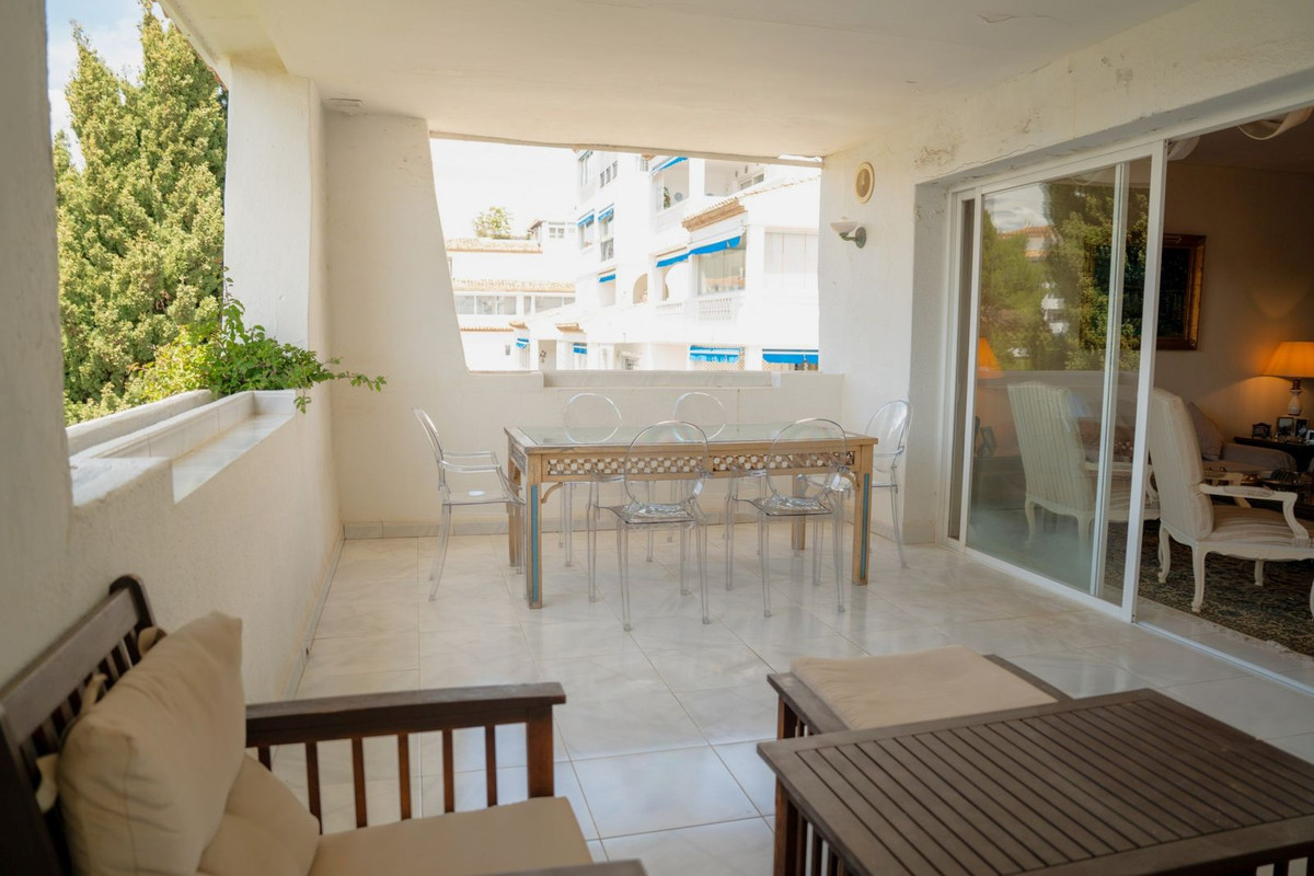 4 Bed Apartment for sale in Puerto Banús Costa Del Sol, Málaga, Spain