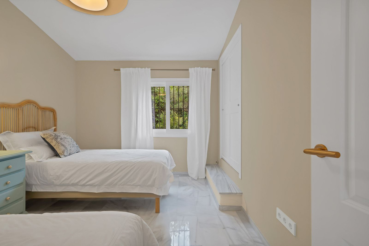 2 Bed Townhouse for sale in Calahonda Costa Del Sol, Málaga, Spain