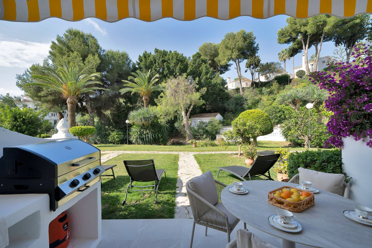 2 Bed Townhouse for sale in Calahonda Costa Del Sol, Málaga, Spain