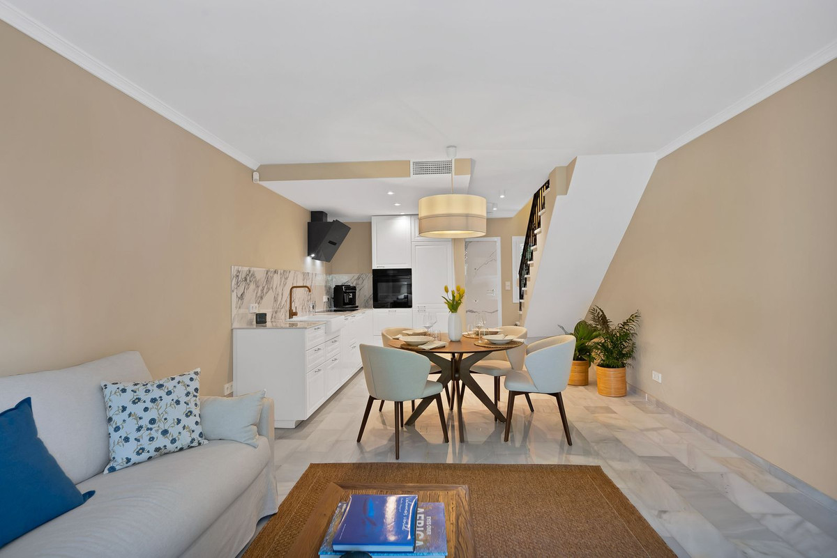 2 Bed Townhouse for sale in Calahonda Costa Del Sol, Málaga, Spain