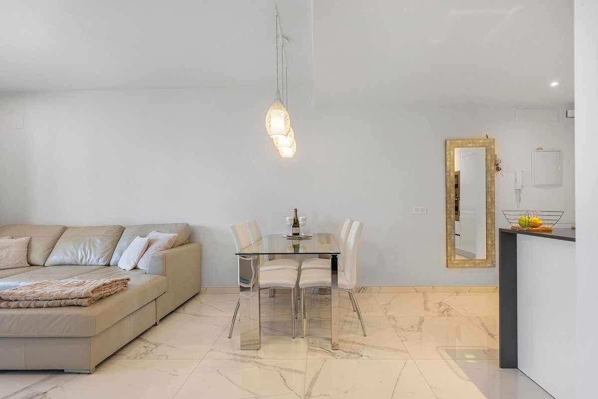 Se vende Apartamento Planta Media de 2 dormitorios en Costa Blanca, Alicante, España
