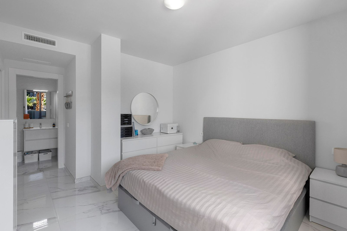 Se vende Apartamento Planta Media de 2 dormitorios en Costa Blanca, Alicante, España