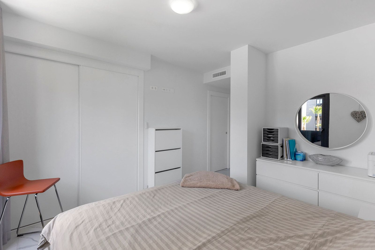 Se vende Apartamento Planta Media de 2 dormitorios en Costa Blanca, Alicante, España
