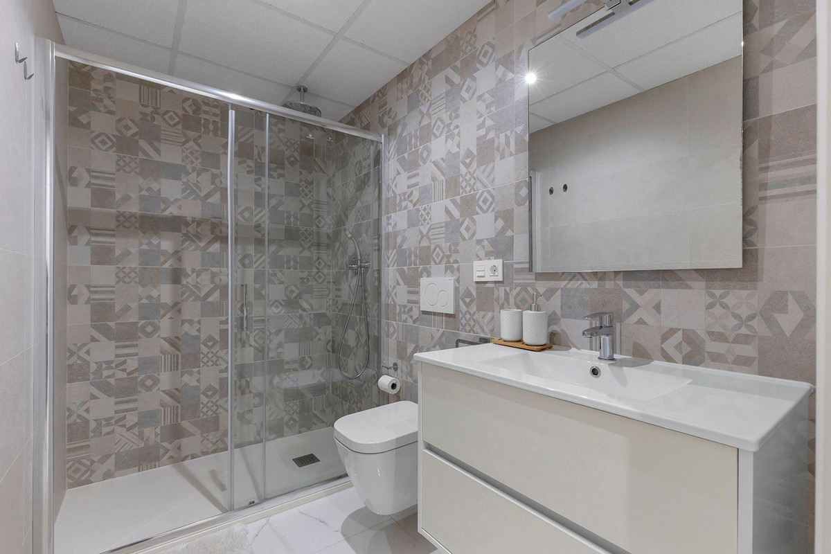 Se vende Apartamento Planta Media de 2 dormitorios en Costa Blanca, Alicante, España