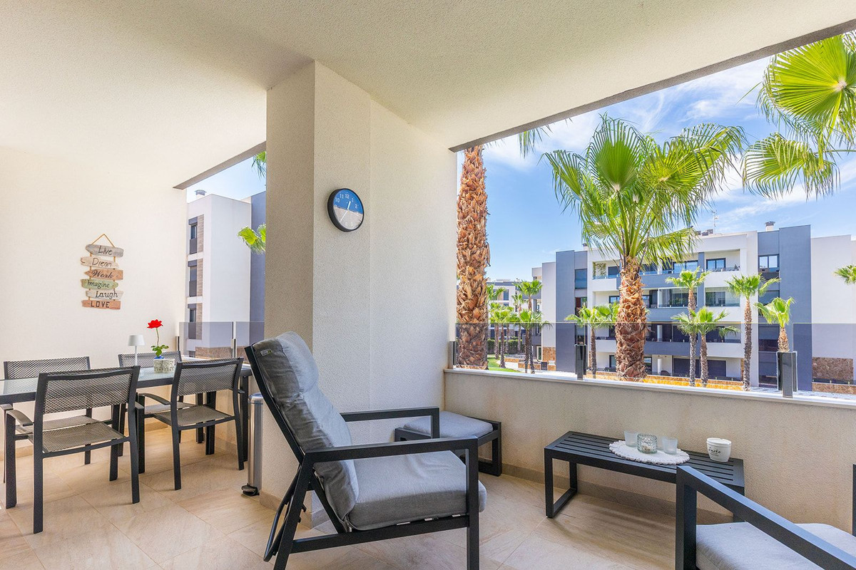 Se vende Apartamento Planta Media de 2 dormitorios en Costa Blanca, Alicante, España