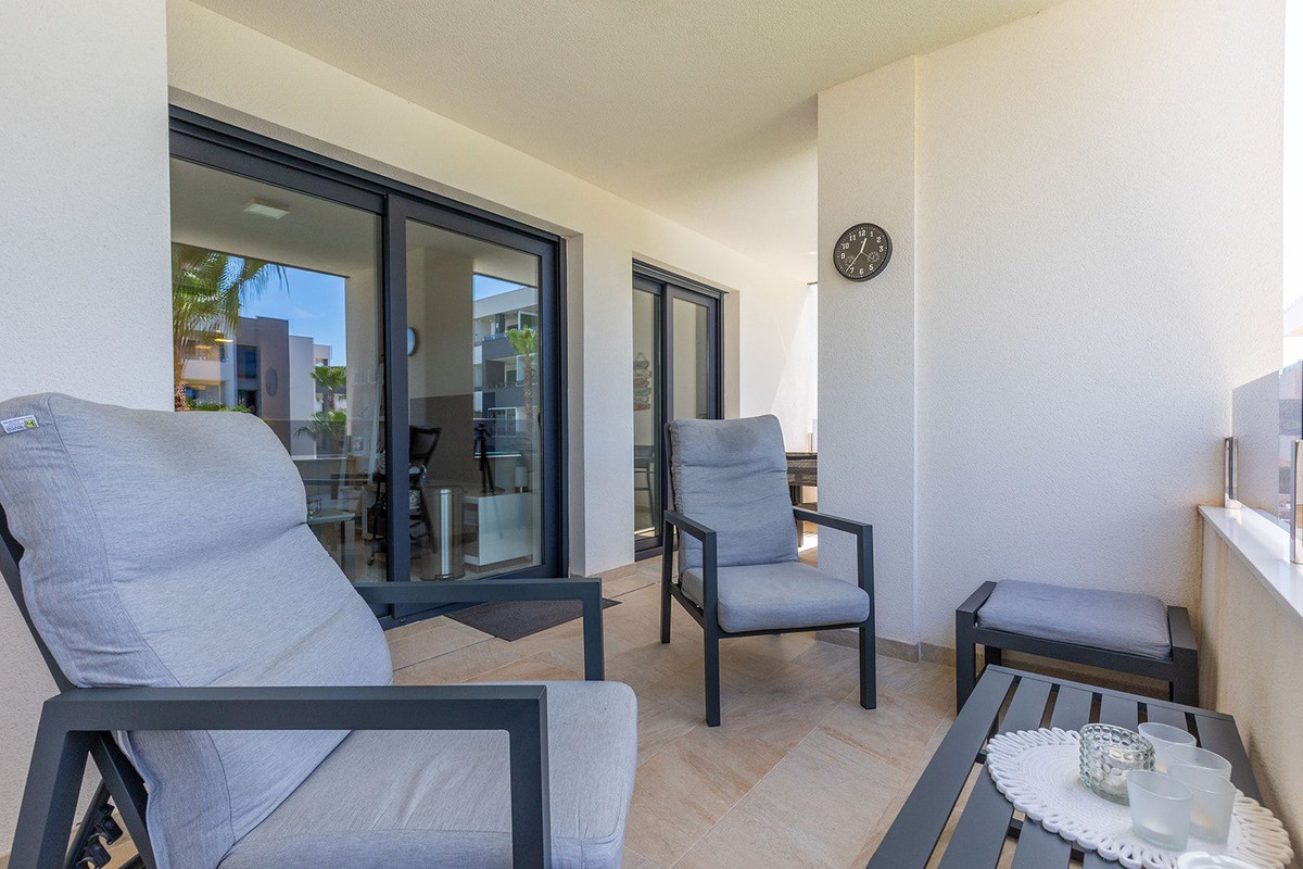 Se vende Apartamento Planta Media de 2 dormitorios en Costa Blanca, Alicante, España