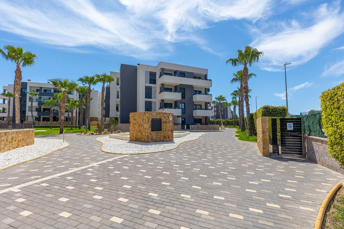 Se vende Apartamento Planta Media de 2 dormitorios en Costa Blanca, Alicante, España