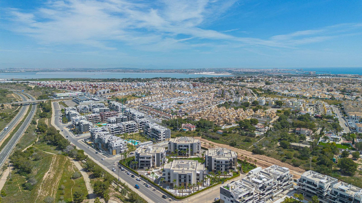 Se vende Apartamento Planta Media de 2 dormitorios en Costa Blanca, Alicante, España