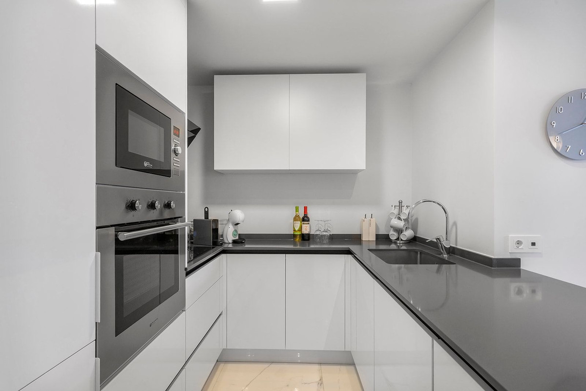 Se vende Apartamento Planta Media de 2 dormitorios en Costa Blanca, Alicante, España