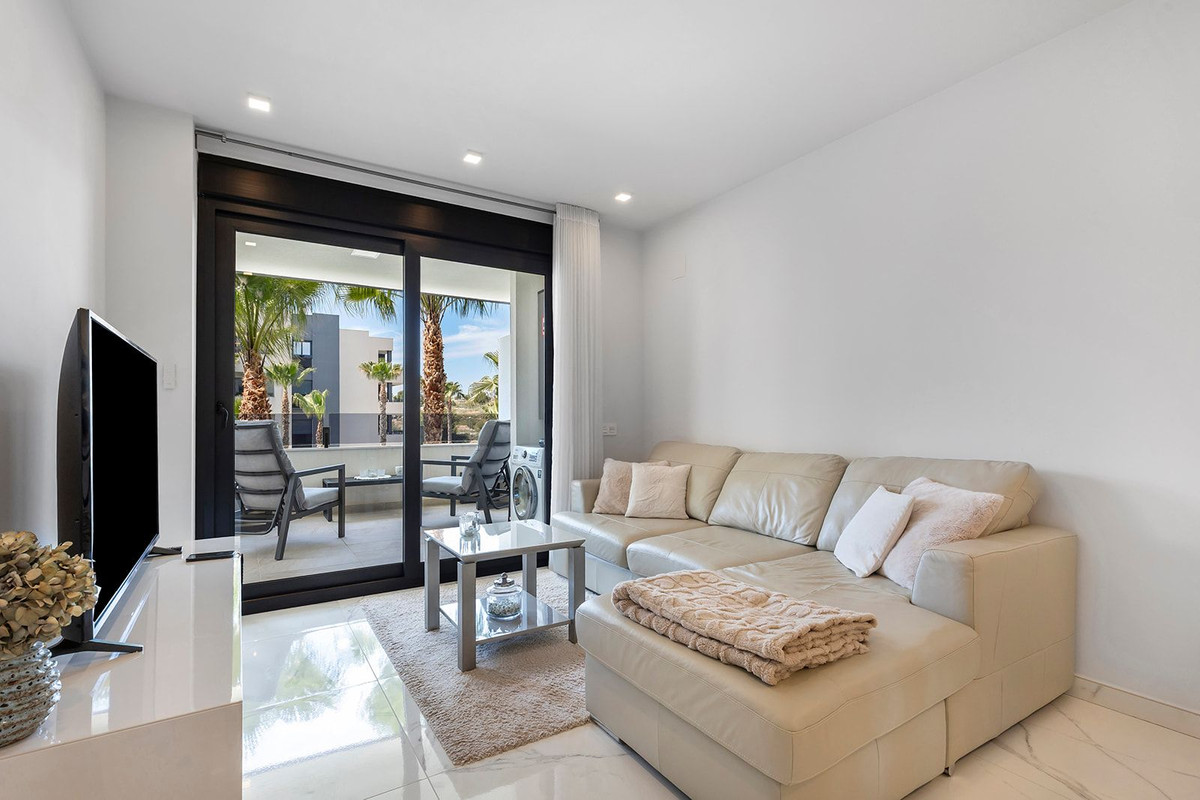 Se vende Apartamento Planta Media de 2 dormitorios en Costa Blanca, Alicante, España