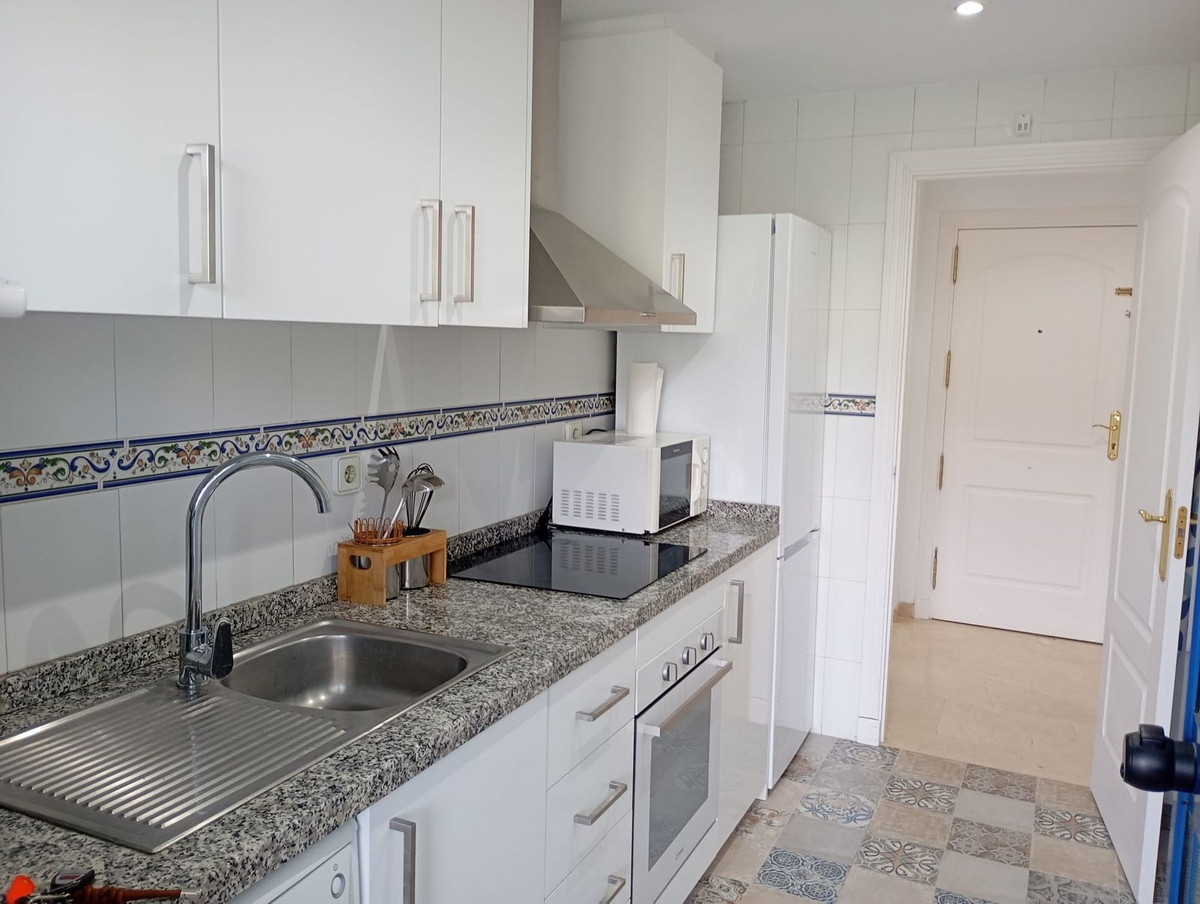 2 Bed Apartment for sale in La Duquesa Costa Del Sol, Málaga, Spain