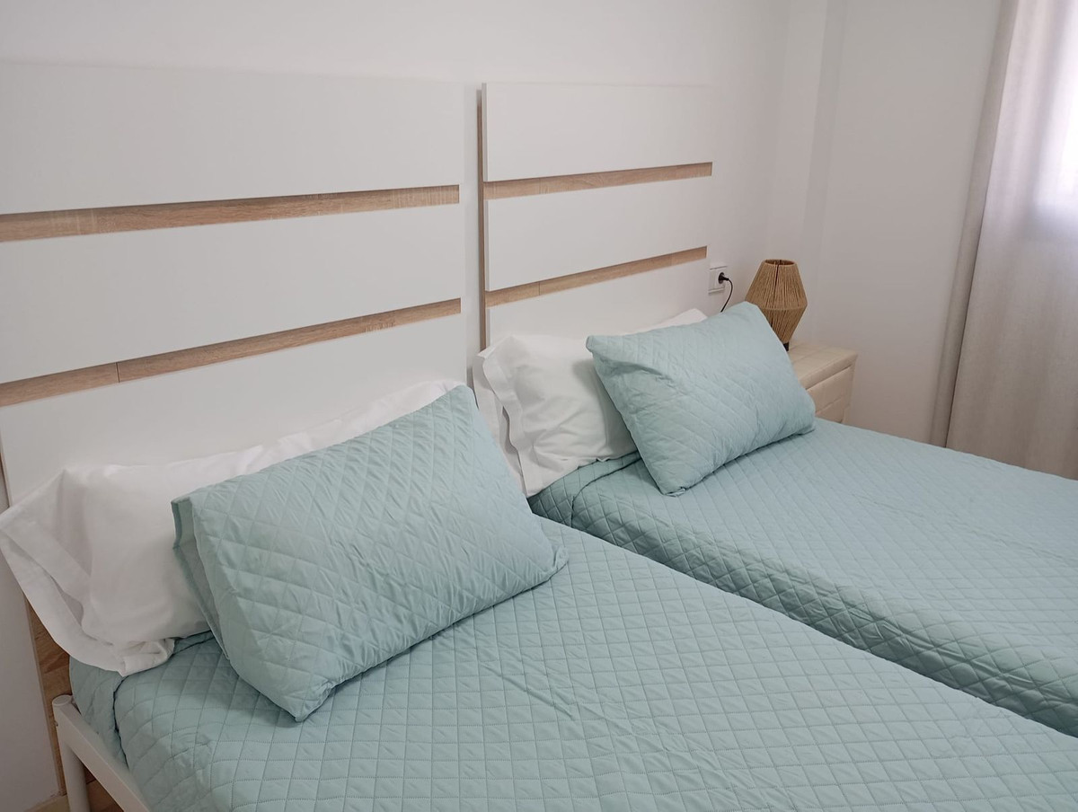 2 Bed Apartment for sale in La Duquesa Costa Del Sol, Málaga, Spain