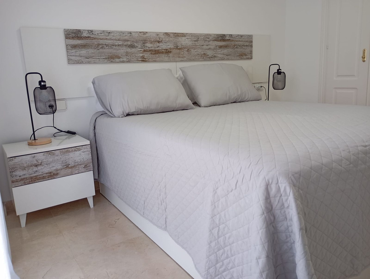 2 Bed Apartment for sale in La Duquesa Costa Del Sol, Málaga, Spain
