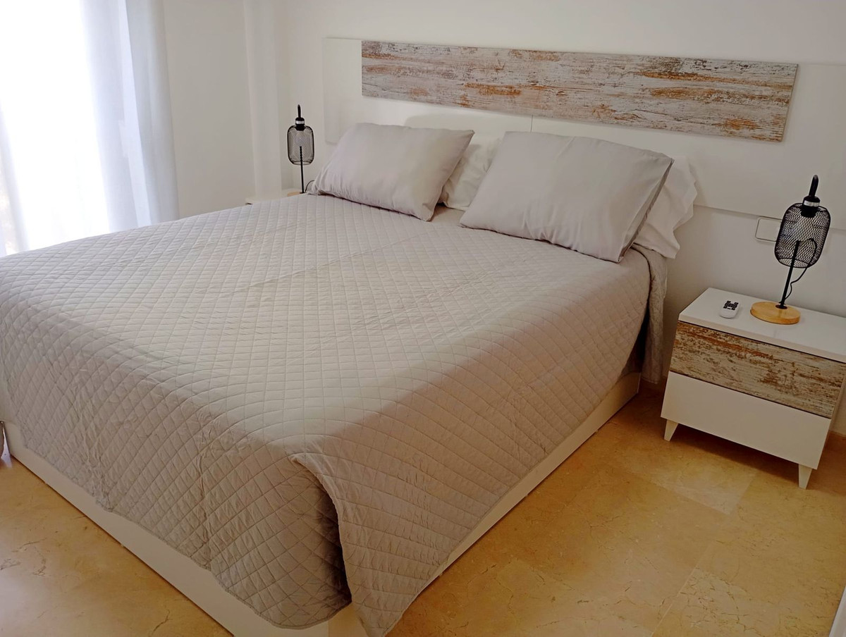 2 Bed Apartment for sale in La Duquesa Costa Del Sol, Málaga, Spain