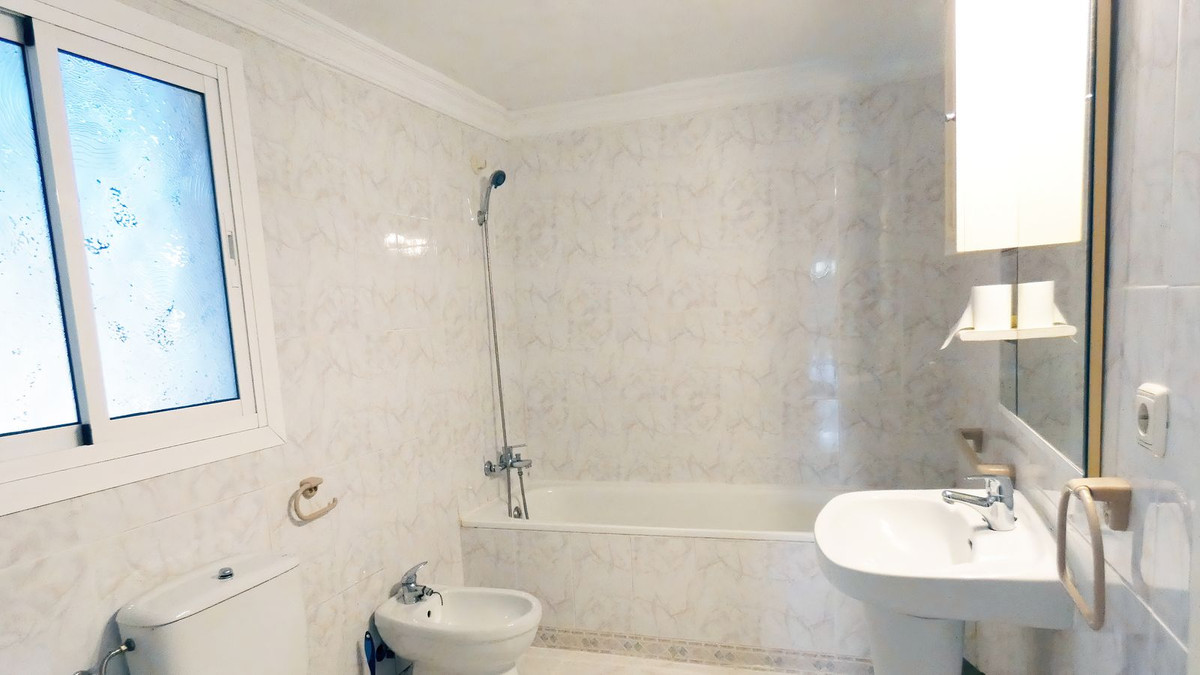 Se vende Finca - Cortijo de 3 dormitorios en Costa Del Sol, Málaga, España