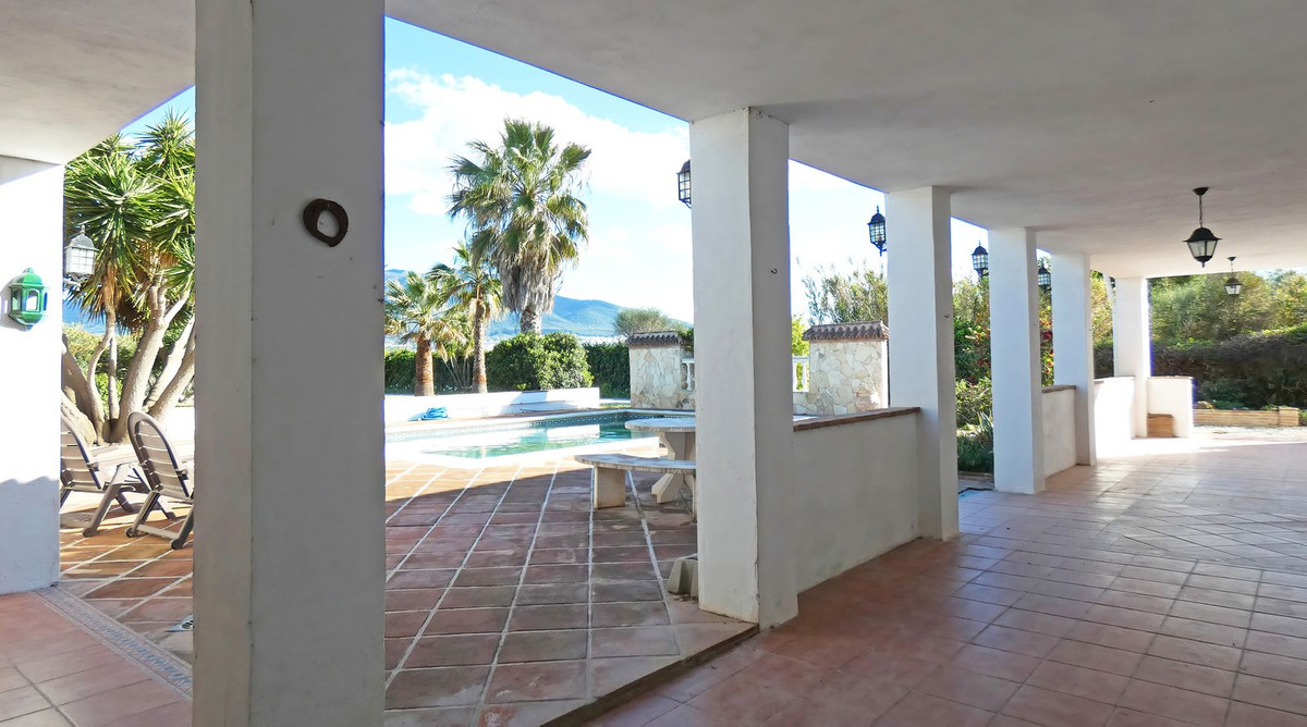 Se vende Finca - Cortijo de 3 dormitorios en Costa Del Sol, Málaga, España