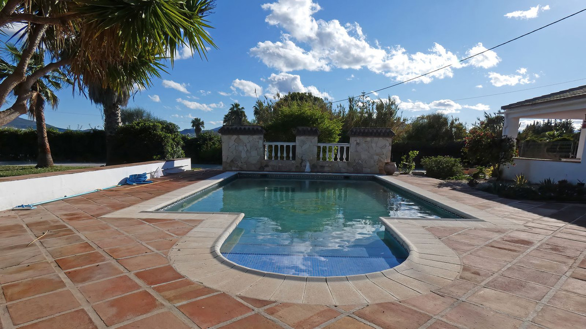 Se vende Finca - Cortijo de 3 dormitorios en Costa Del Sol, Málaga, España