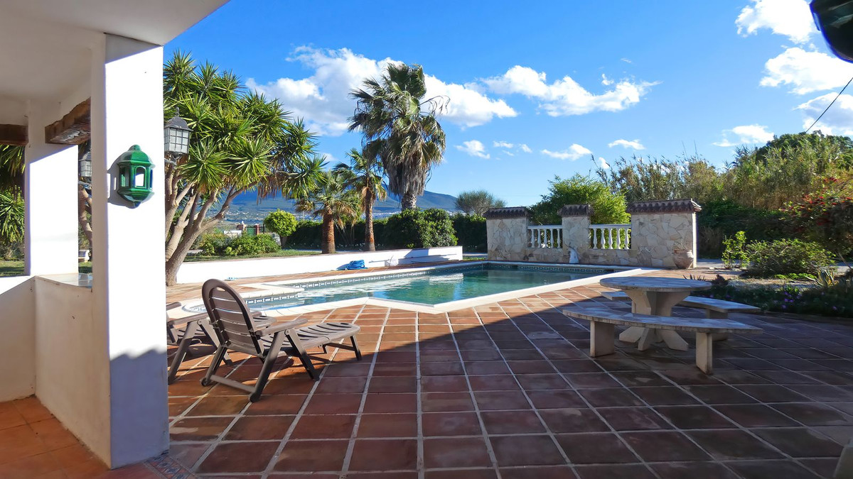 Se vende Finca - Cortijo de 3 dormitorios en Costa Del Sol, Málaga, España