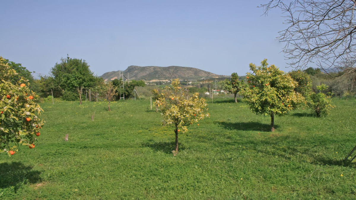 Se vende Finca - Cortijo de 3 dormitorios en Costa Del Sol, Málaga, España