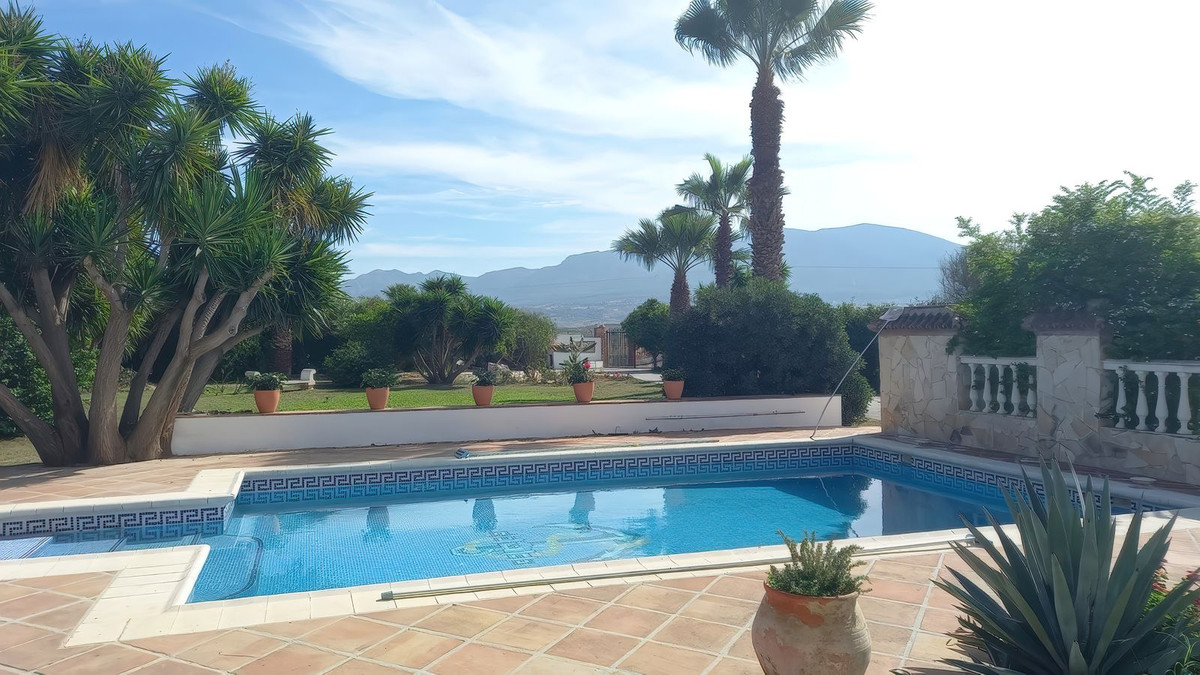 Se vende Finca - Cortijo de 3 dormitorios en Costa Del Sol, Málaga, España