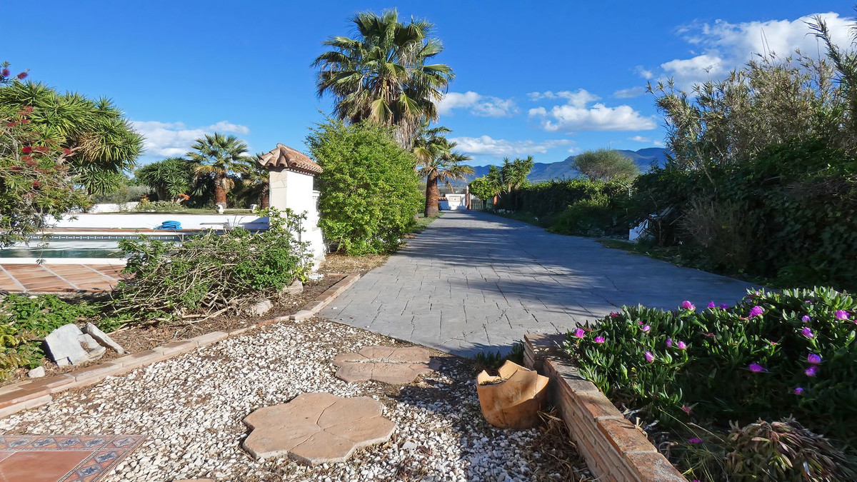 Se vende Finca - Cortijo de 3 dormitorios en Costa Del Sol, Málaga, España