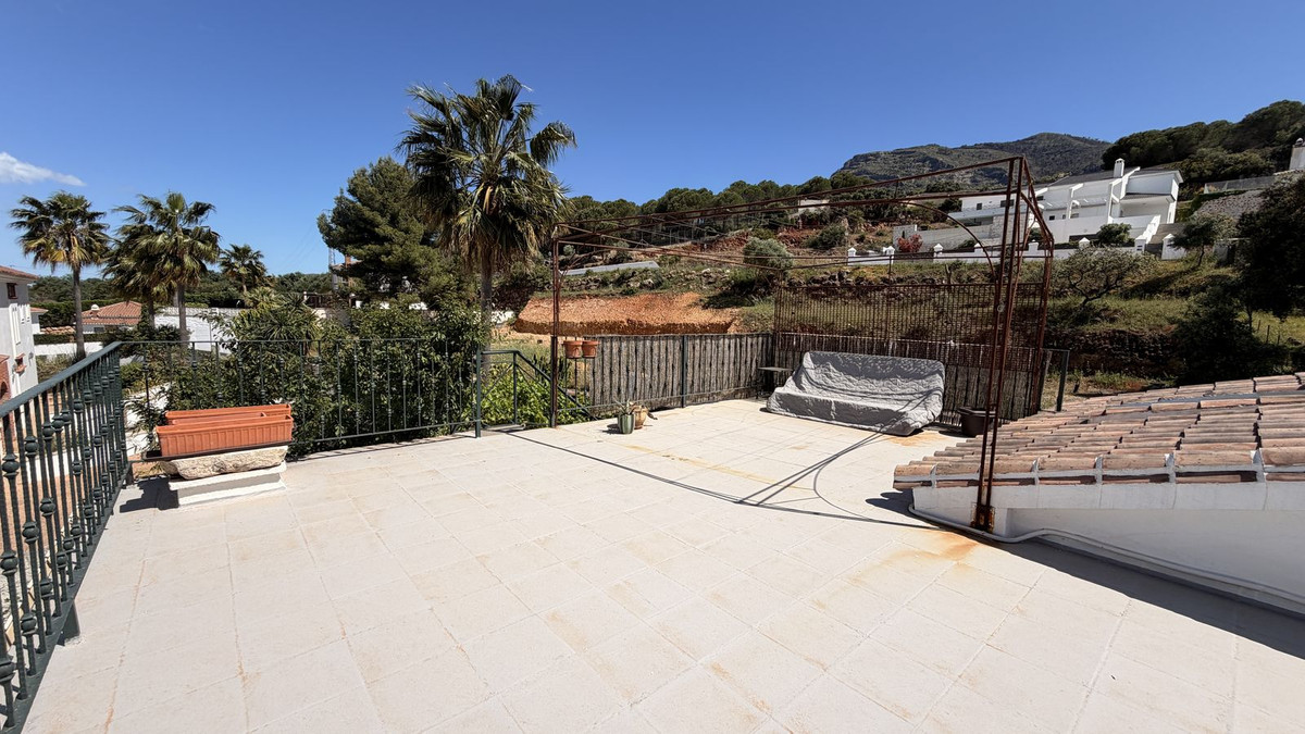 2 Bed Townhouse for sale in Alhaurín El Grande Costa Del Sol, Málaga, Spain