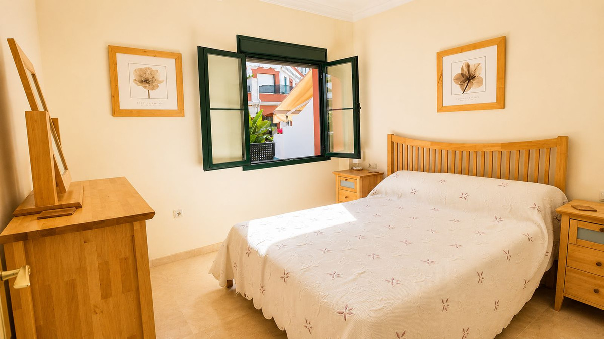 Se vende Estudio Planta Media de 2 dormitorios en Costa Del Sol, Málaga, España
