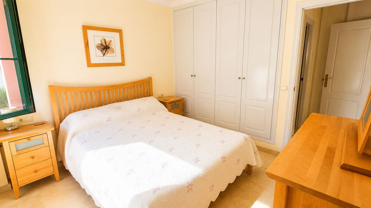 Se vende Estudio Planta Media de 2 dormitorios en Costa Del Sol, Málaga, España