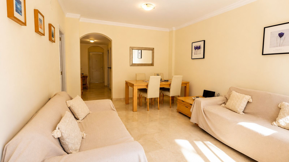 Se vende Estudio Planta Media de 2 dormitorios en Costa Del Sol, Málaga, España