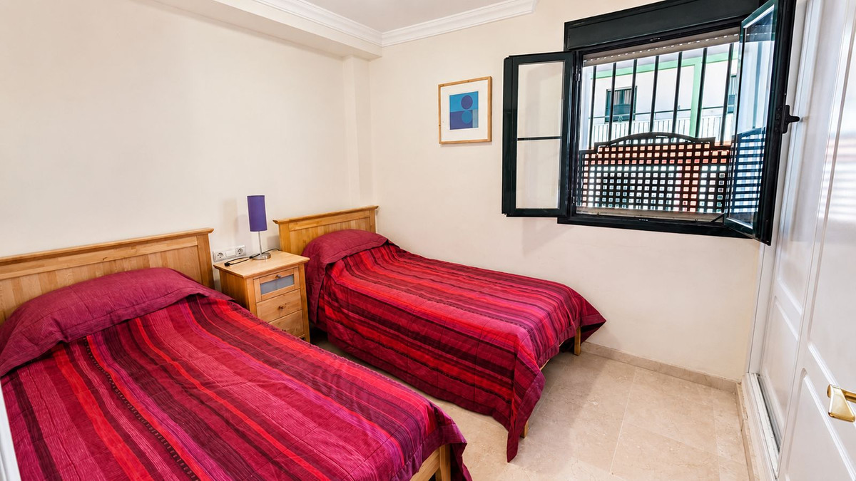 Se vende Estudio Planta Media de 2 dormitorios en Costa Del Sol, Málaga, España