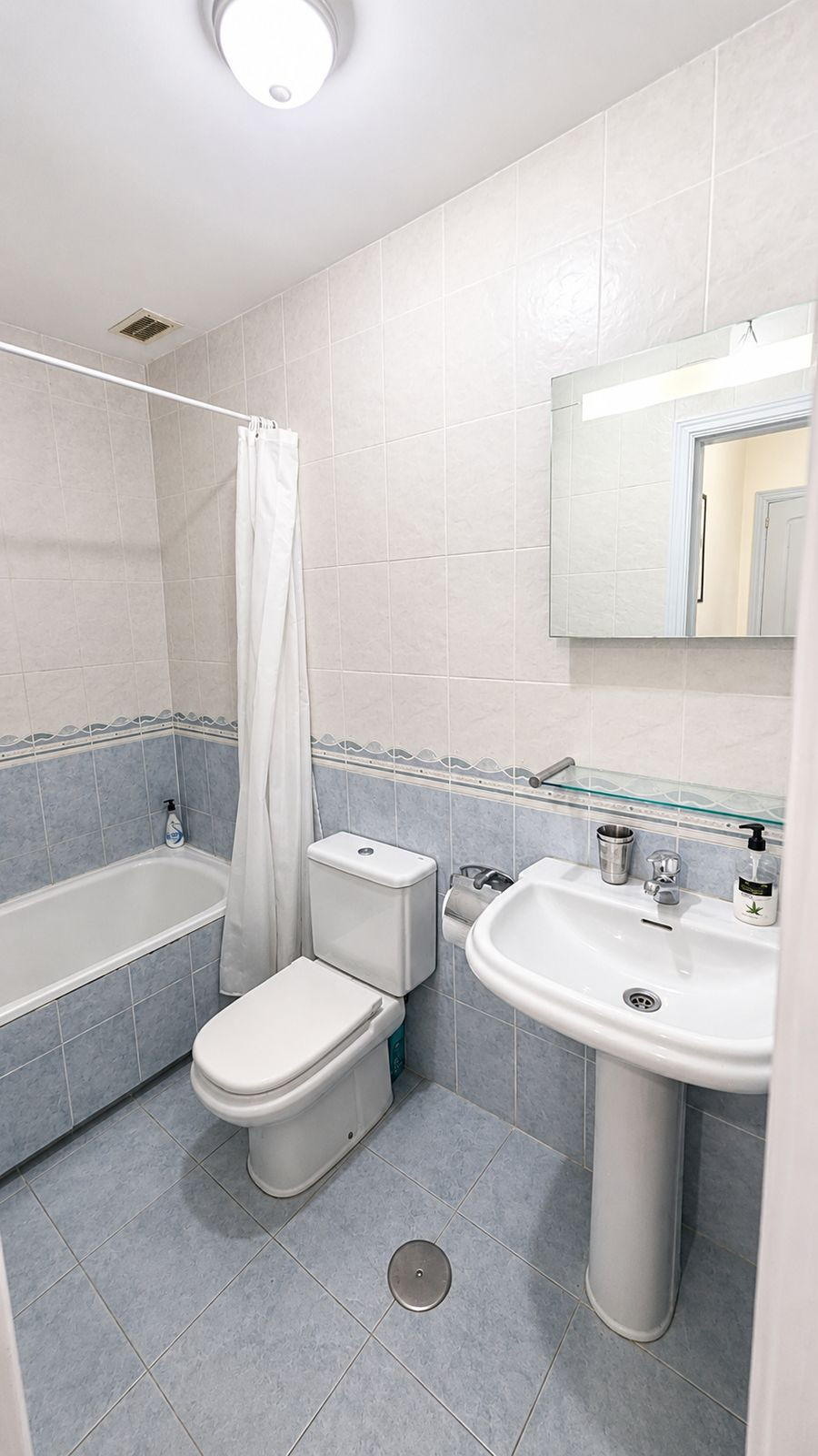 Se vende Estudio Planta Media de 2 dormitorios en Costa Del Sol, Málaga, España