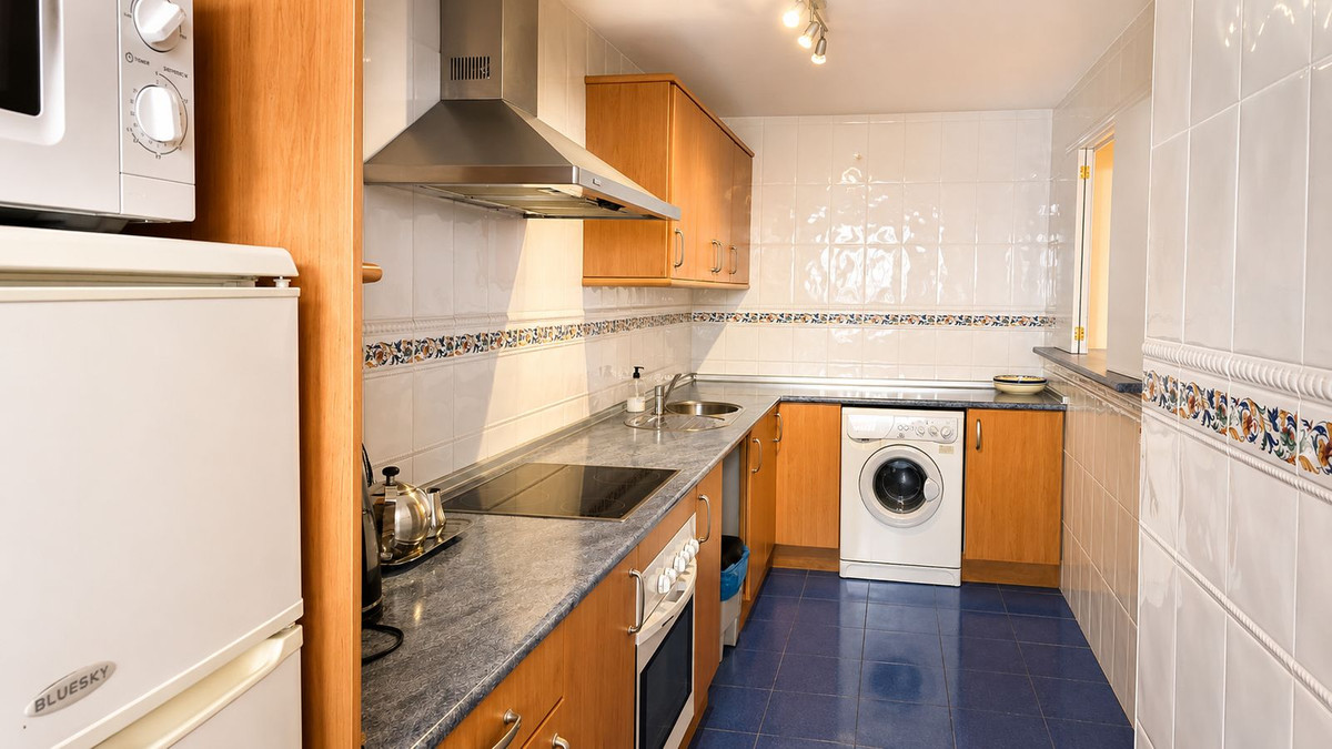 Se vende Estudio Planta Media de 2 dormitorios en Costa Del Sol, Málaga, España